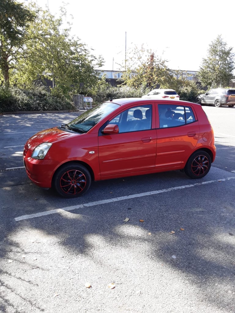 Kia Picanto LX with 2 keys, long mot, extensive service history,A/C,free to use in clean air zones! 