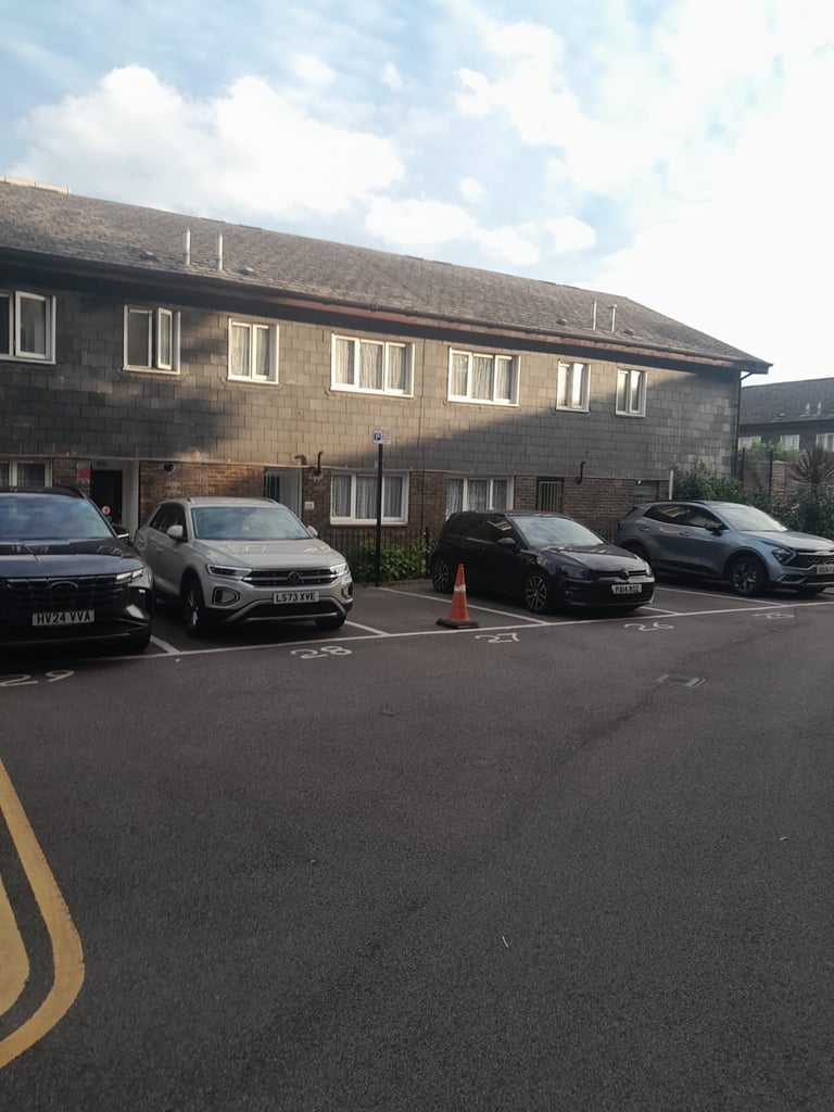 image for ROOM FOR RENT £925 + Bills 