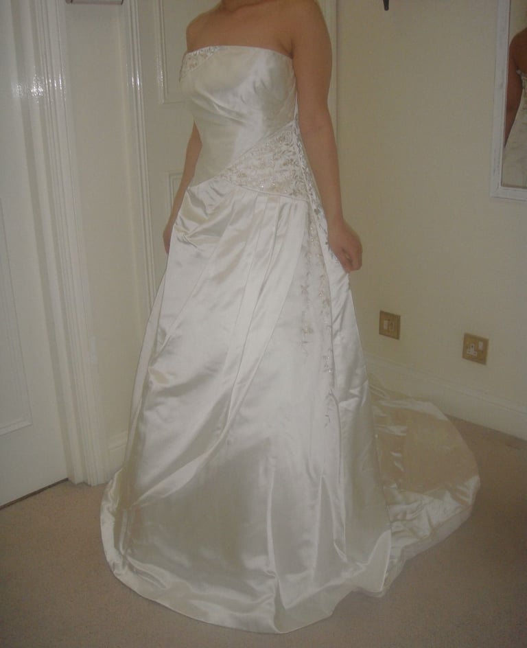 Brand New Wedding Dress size 8-10