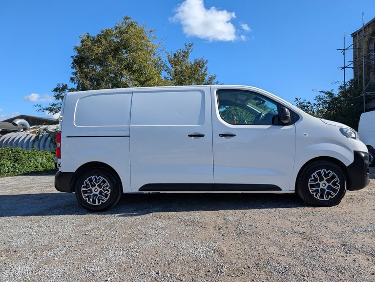 2021 Peugeot Expert 1.5 BlueHDi 1000 Professional Standard Panel Van MWB Euro 6 (s/s) 6dr PANEL V...