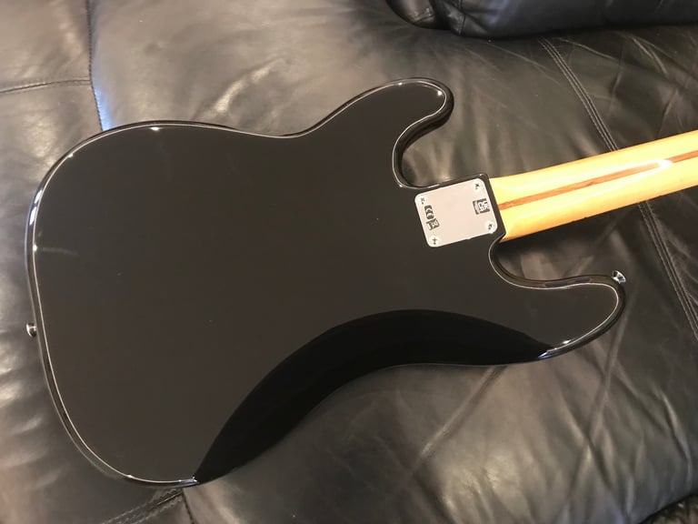 Fender Vintera® II '50s Precision Bass Guitar®, Maple Fingerboard, Black, 2023, cool 😎 