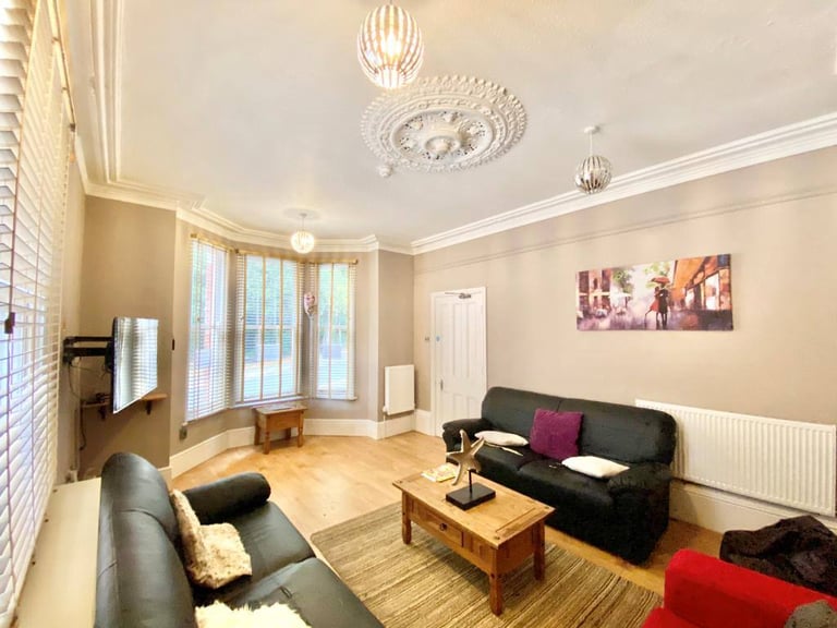 🏡 LUXURY 9 Bed House 🔥 Lincoln City Centre Location 🔥 Accredited 🏡