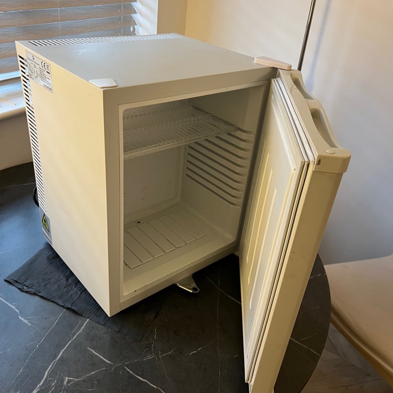 image for Mini Fridge / Bar Cooler