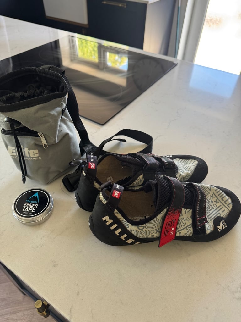 Men’s size 10 climbing shoes millet 
