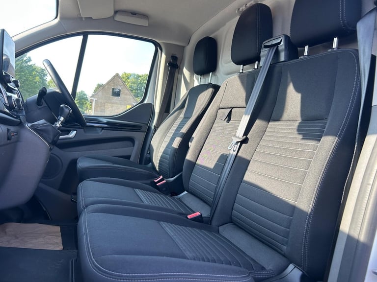 FORD TRANSIT CUSTOM 2.0 Limited Van 300 L2 130PS +Â?15,975 Plus VAT+