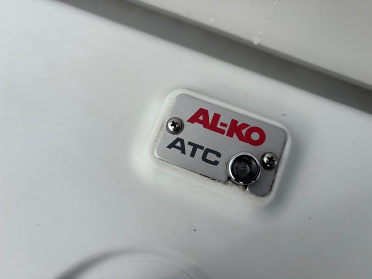 2022 SWIFT CHALLENGER 650, REAR FIXED ISLAND BED, CENTRE WASHROOM, ALDE, 