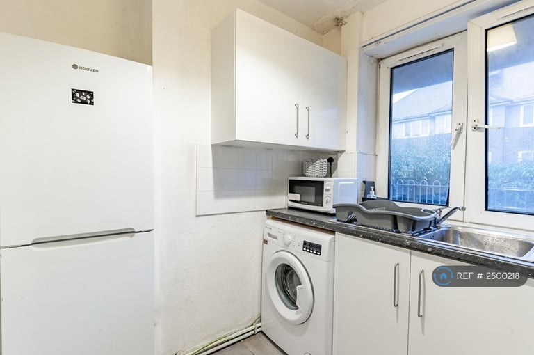2 bedroom flat in Rawlins Street, Birmingham, B16 (2 bed) (#2500218)