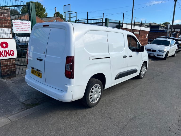 2021 Vauxhall Combo 2300 1.5 Turbo D 100ps H1 Sportive Van PANEL VAN Diesel Manual