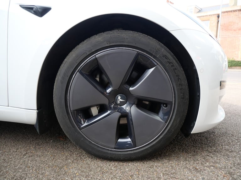 2022 Tesla Model 3 Standard Range Plus Electric Auto RWD (241 bhp) 4dr Electric