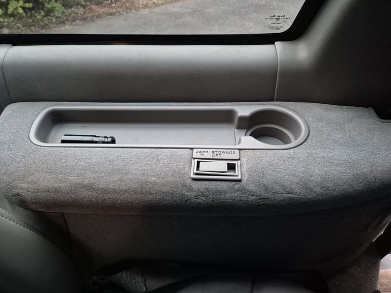 1999 Chevrolet Suburban for sale (Holden – rare Australian factory right hand drive model)