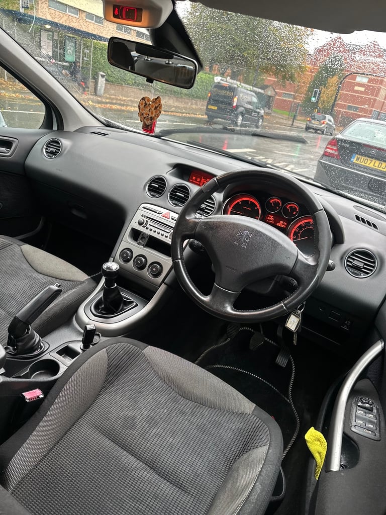 Peugeot, 308, Hatchback, 2009, Manual, 1560 (cc), 5 doors