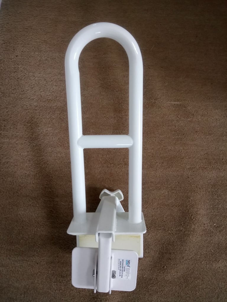 Grab handle for bath disabled