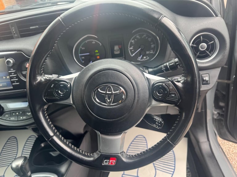 2019 Toyota Yaris 1.5 VVT-h GR SPORT E-CVT Euro 6 (s/s) 5dr HATCHBACK Petrol/Electric Hybrid Auto...