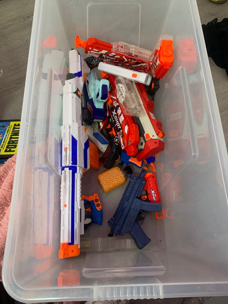 Assorted nerf guns 