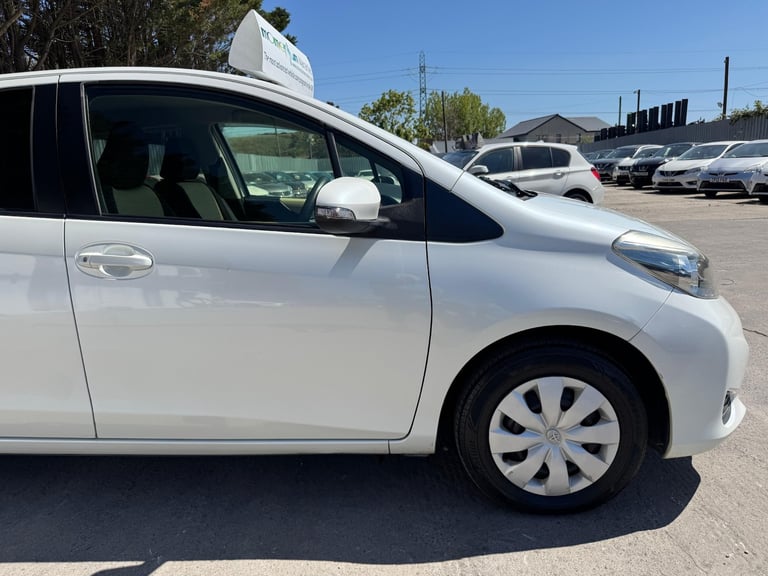 2012 Toyota Vitz YARIS 1.3 5DR AUTO Hatchback Petrol Automatic