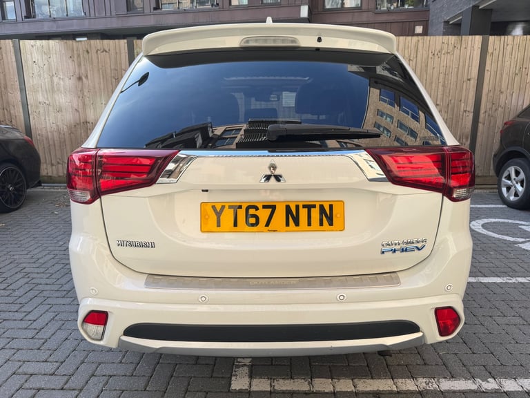 Mitsubishi, OUTLANDER, Estate, 2017, Other, 1998 (cc), 5 doors
