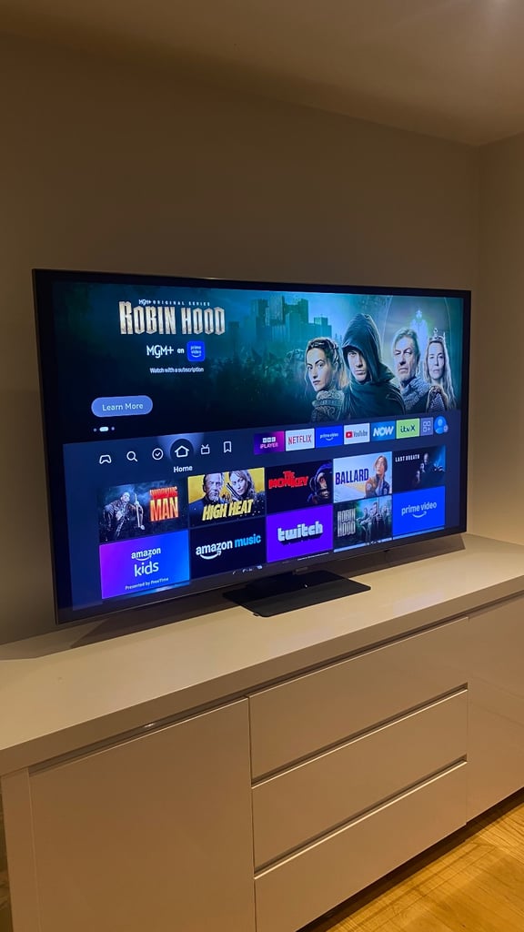 Samsung QE65Q80AAT 65” 4K QLED Smart TV – Excellent Condition