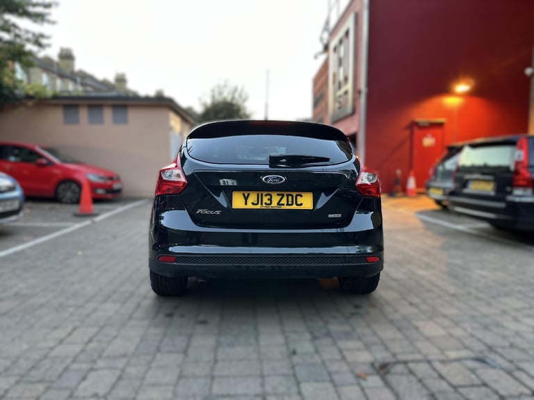 Ford, FOCUS, Hatchback, 2013, Manual, 998 (cc), 5 doors