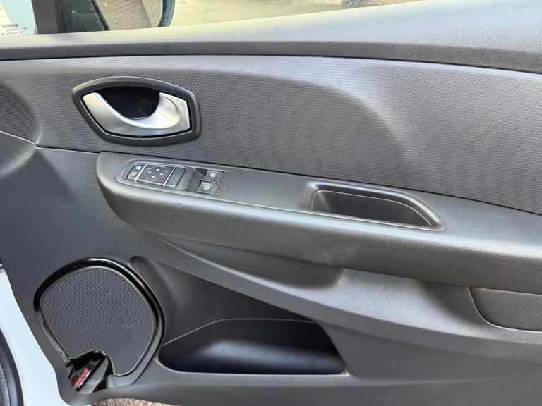 2018 Renault Clio 0.9 TCE 75 Play 5dr HATCHBACK Petrol Manual
