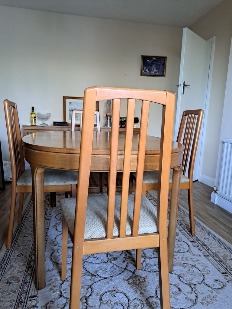 Dining table with 4 chairs 