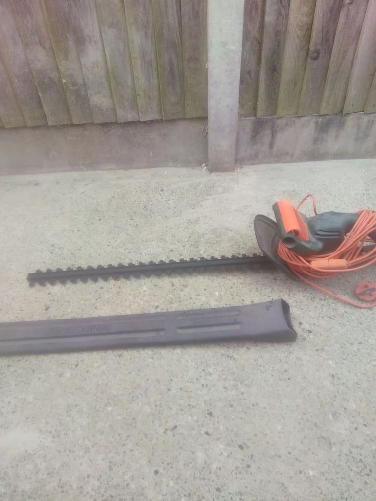 Black & Decker Hedge Trimmer 