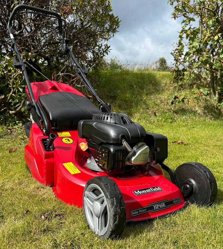 image for Mountfield petrol roller lawnmower 18”cut excellent cond serviced sharpened mower for stripes 