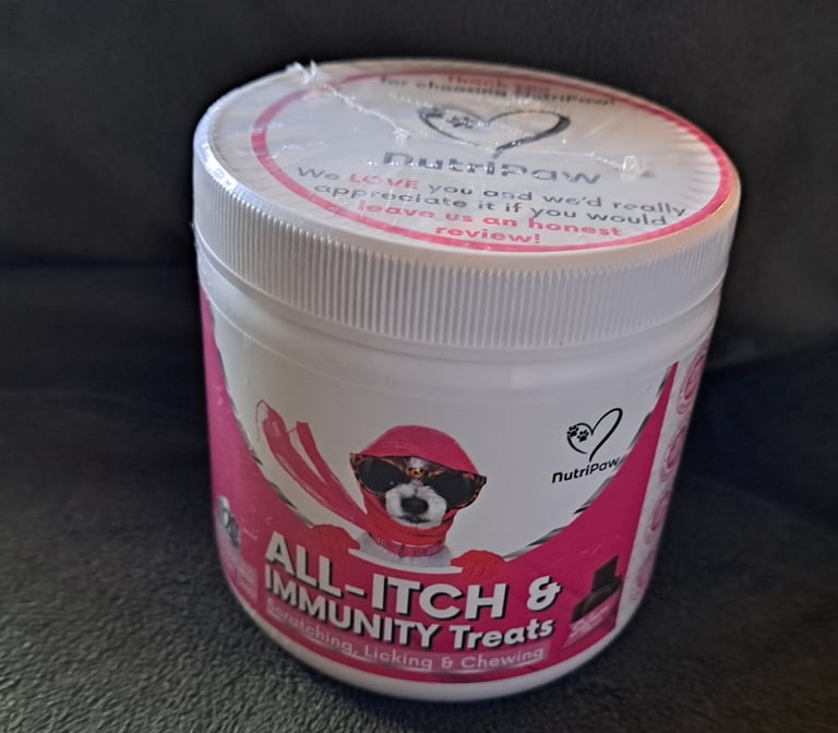 NutriPaw All-Itch & Immunity Treats ( Salmon Flavour ) - 120 chews*
