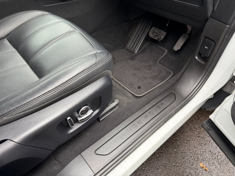 2021 Land Rover Range Rover Evoque 1.5 P300e SE 5dr Auto Hatchback Petrol Parallel PHEV Automatic