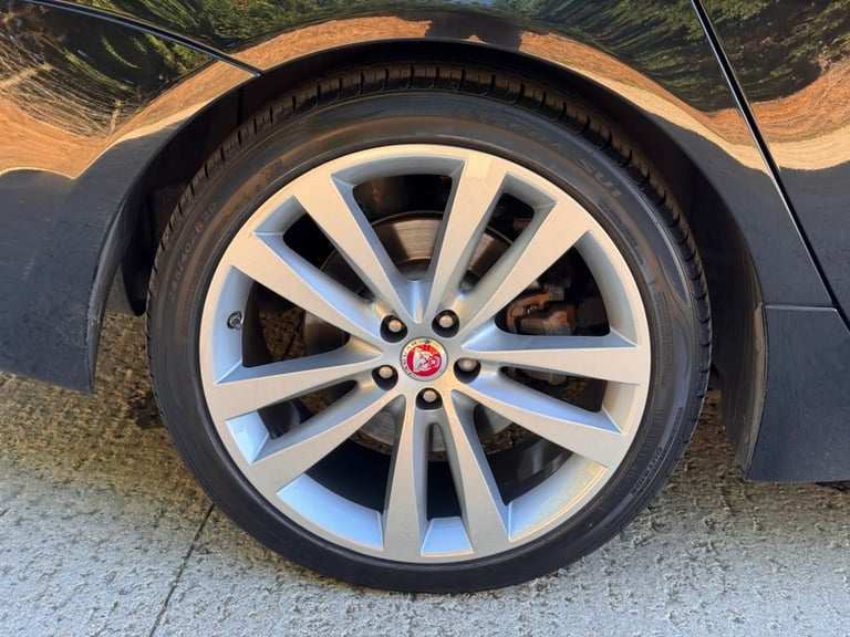 2019 Jaguar XJ 3.0d V6 XJ50 Saloon 4dr Diesel Auto Euro 6 (s/s) (300 ps) Saloon Diesel Automatic