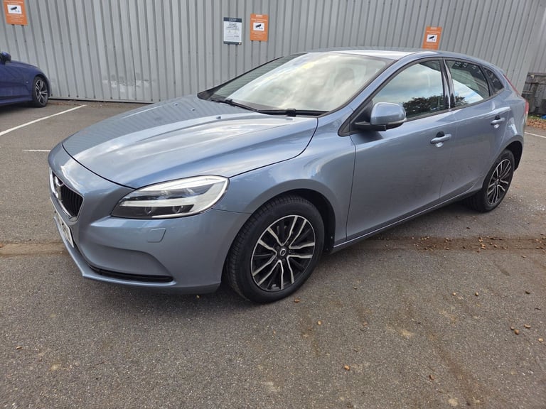 Volvo, V40, Hatchback, 2017, Manual, 1969 (cc), 5 doors