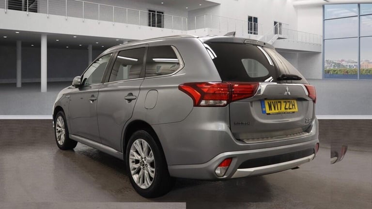 2017 Mitsubishi Outlander 2.0h 12kWh 4h SUV 5dr Petrol Plug-in Hybrid CVT 4WD Euro 6 (s/s) (200 p...