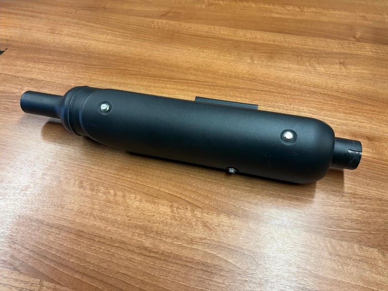 2023 / 23 Royal Enfield CLASSIC 350 £3250 Black 201 miles.