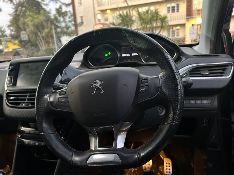 2015 Peugeot 208 1.2 PureTech 110 GT Line 5dr HATCHBACK PETROL Manual
