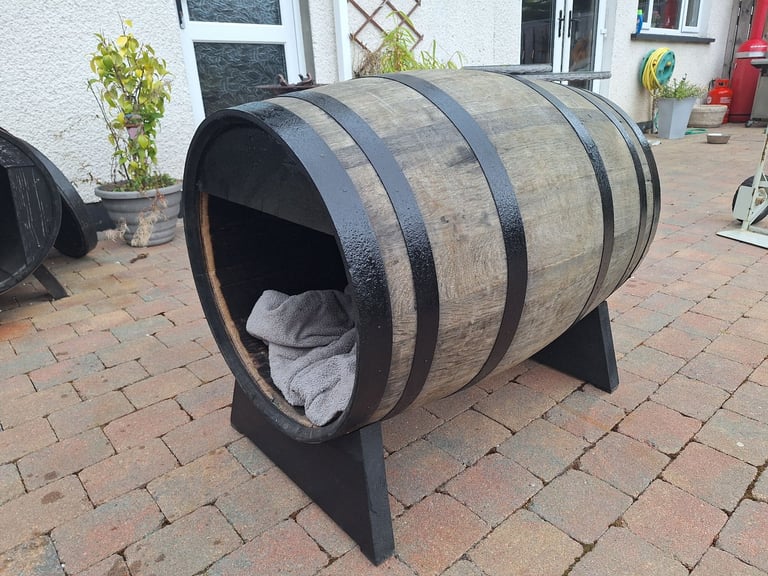 Dog kennel 