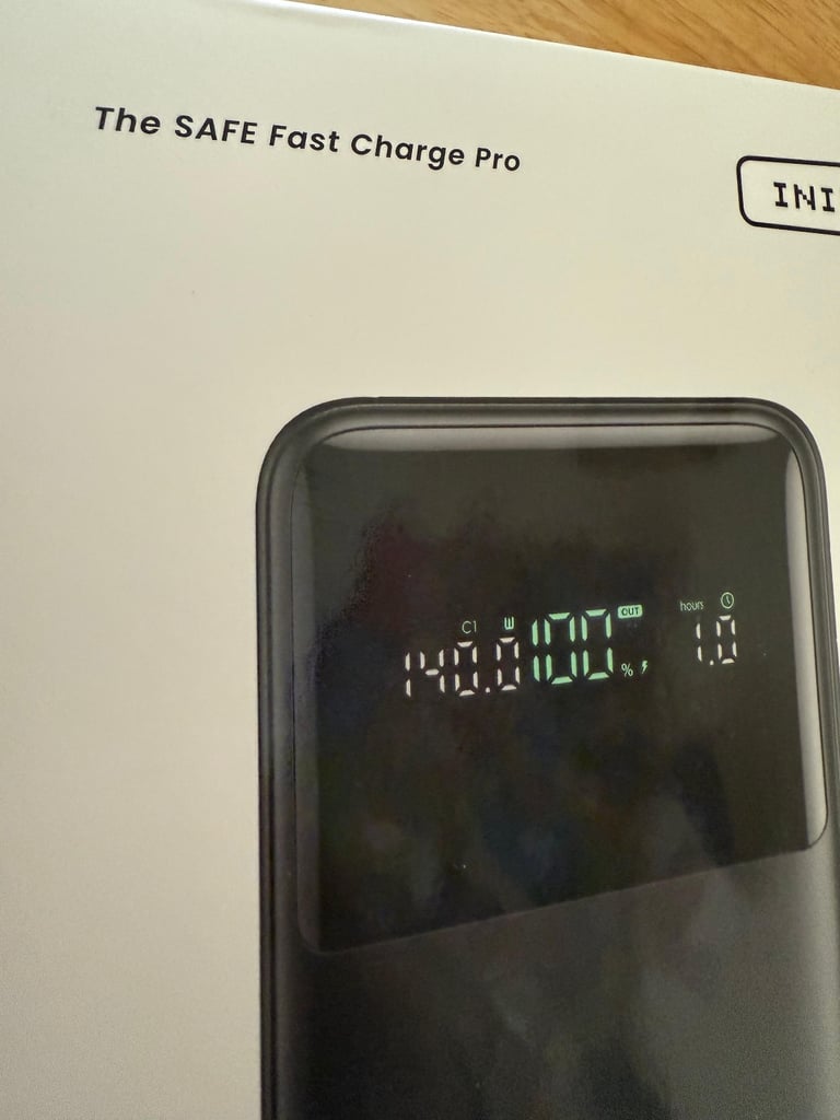 INIU B64 140W 27,000mAh fast charger portable charger