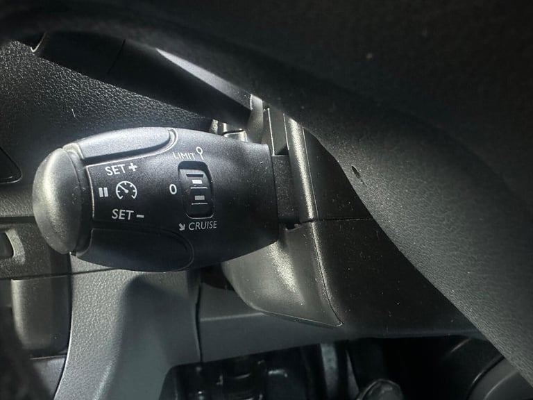 2022 Vauxhall Vivaro 2700 1.5d 100PS Dynamic H1 Van PANEL VAN DIESEL Manual