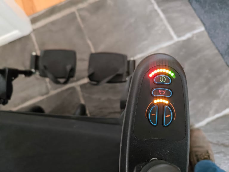 Quickie Q100R Electric wheelchair