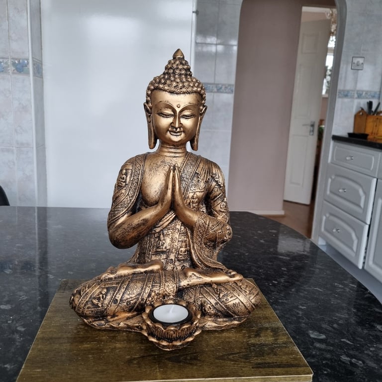 REDUCED PRICS NEW LARGE GOLDEN THAI BUDDAH