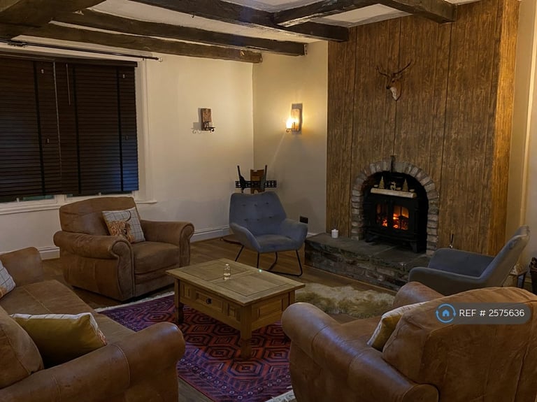 3 bedroom flat in Walmgate, York, YO1 (3 bed) (#2575636)