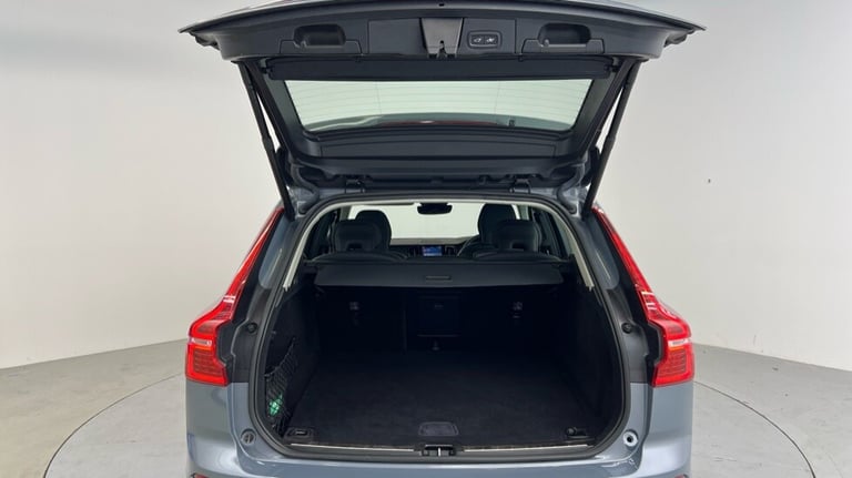 2023 Volvo XC60 2.0 T6 [350] RC PHEV Plus Dark 5dr AWD Geartronic ESTATE PETROL/ELECTRIC Automatic