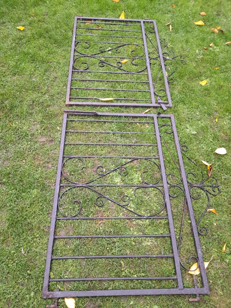 Metal  gates 