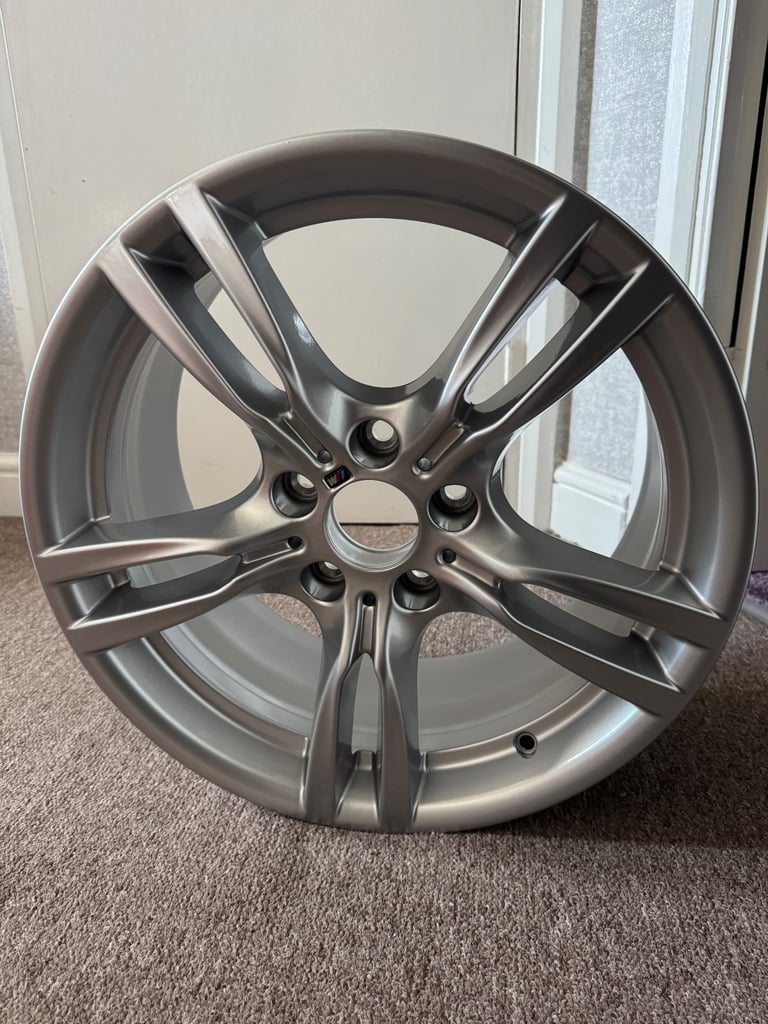 image for Genuine BMW Alloy Wheels 400M M Sport – Brand New in Box