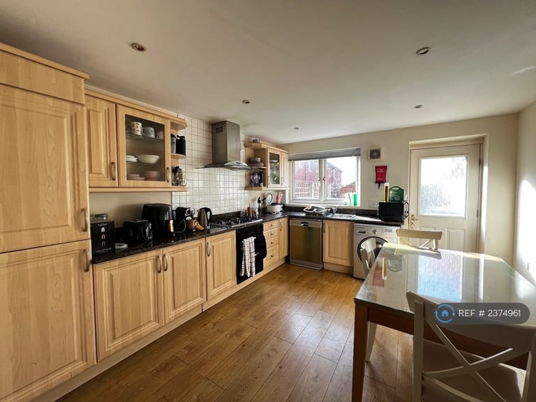 4 bedroom house in Augusta Court, Exeter, EX1 (4 bed) (#2374961)