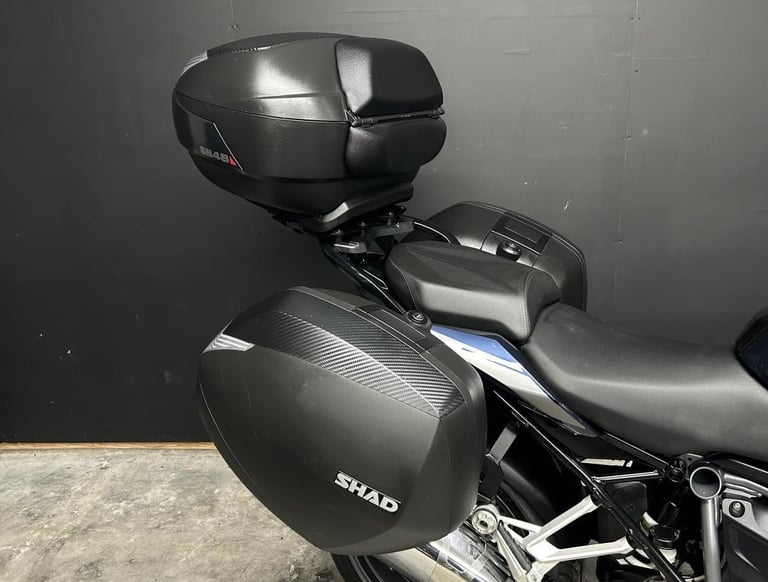 2019 19-PLATE BMW R1250RS EXCLUSIVE 17,048 MILES ** FSH ** FULL LUGGAGE **