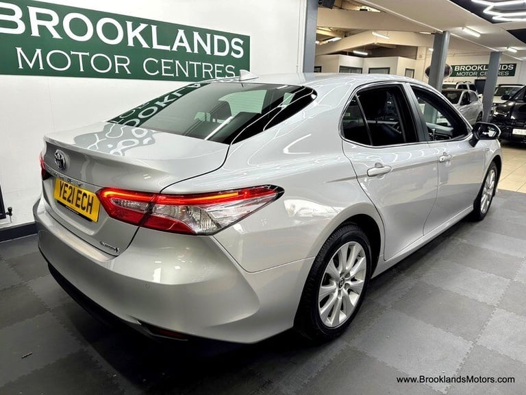 Toyota Camry 2.5 VVT-I DESIGN [SAT NAV, LEATHER &amp; HEATED SEATS]