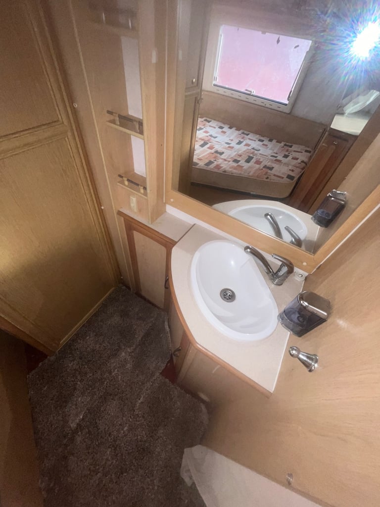2007 fixed bed elddis caravan 4 berth touring caravan