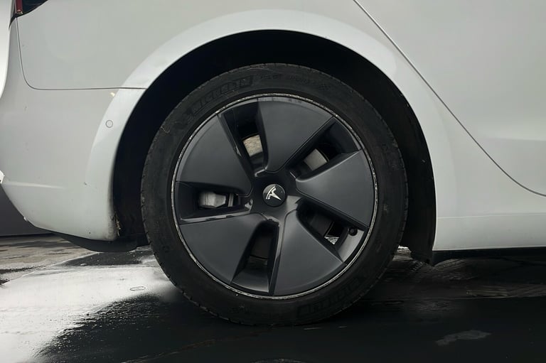  Tesla Model 3 dual Motor Long Range Saloon 4dr Electric Auto 4wde 346 Ps