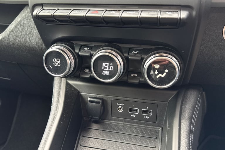2022 Renault Zoe R135 EV50 52kWh Iconic Auto 5dr (Boost Charge) Hatchback ELECTRIC Automatic