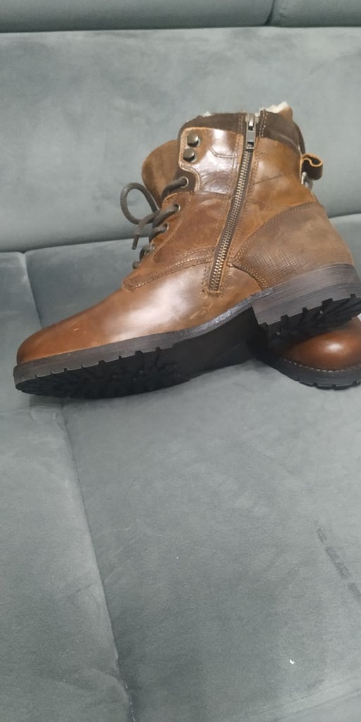Leather winter boots 