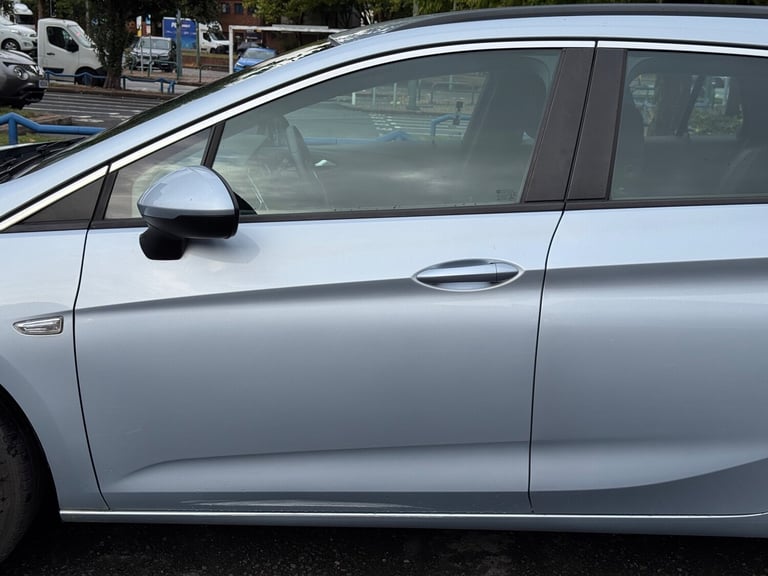 2017 Vauxhall Astra 1.6 CDTi ecoFLEX Design Sports Tourer 5dr Diesel Manual